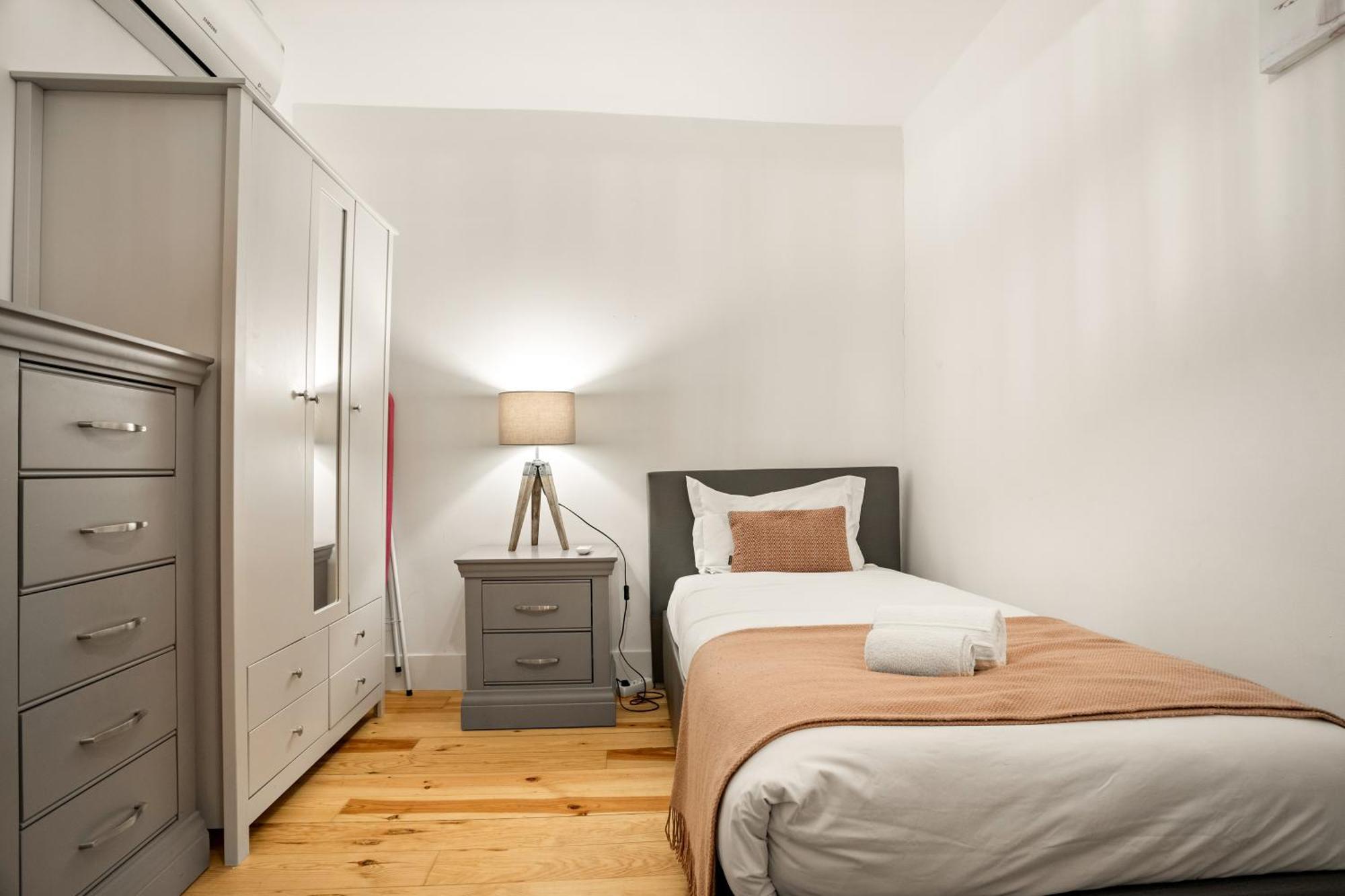 Spacious & Luxurious Penthouse In The Heart Of * Lisbon