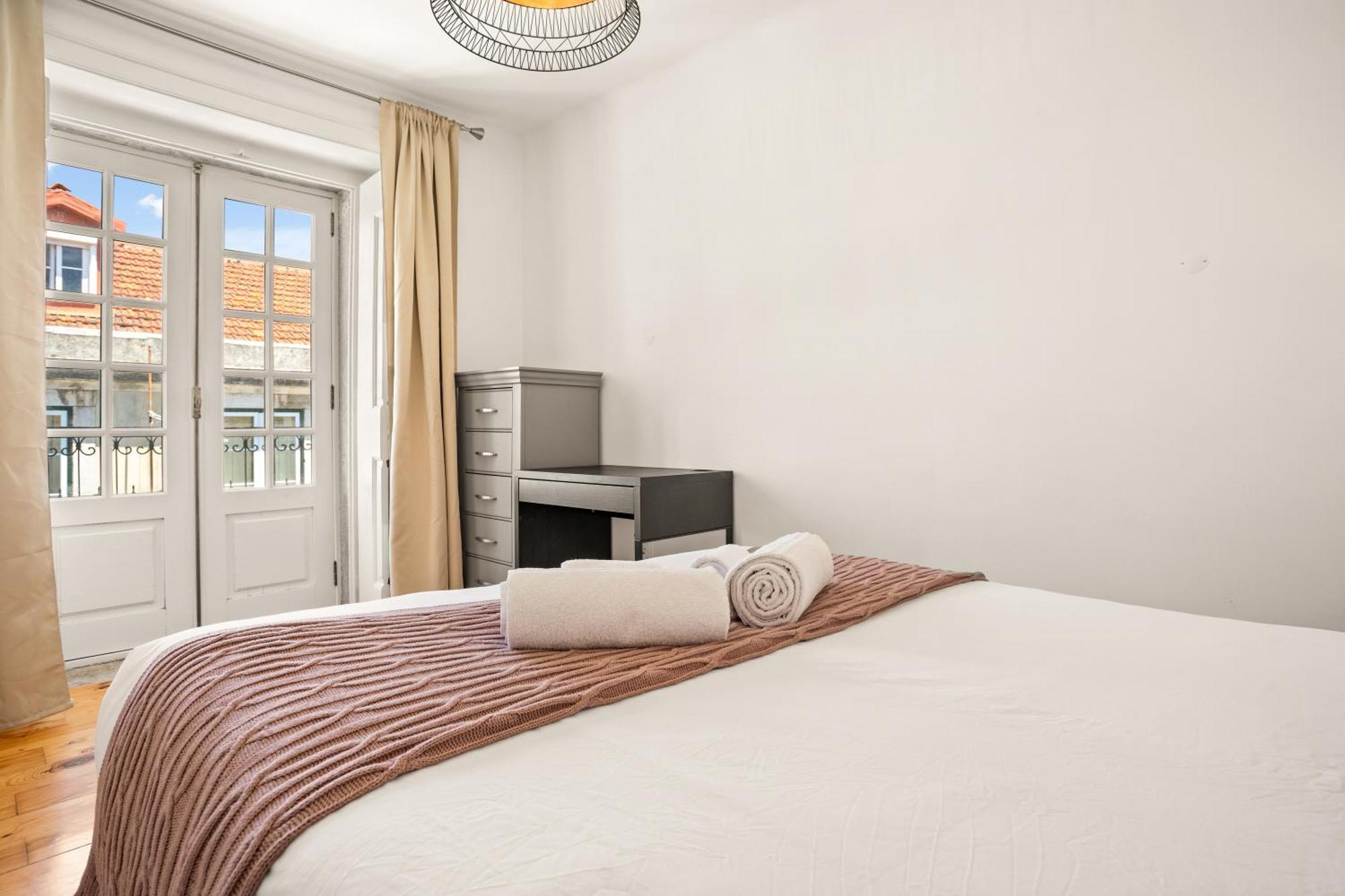 Spacious & Luxurious Penthouse In The Heart Of * Lisbon